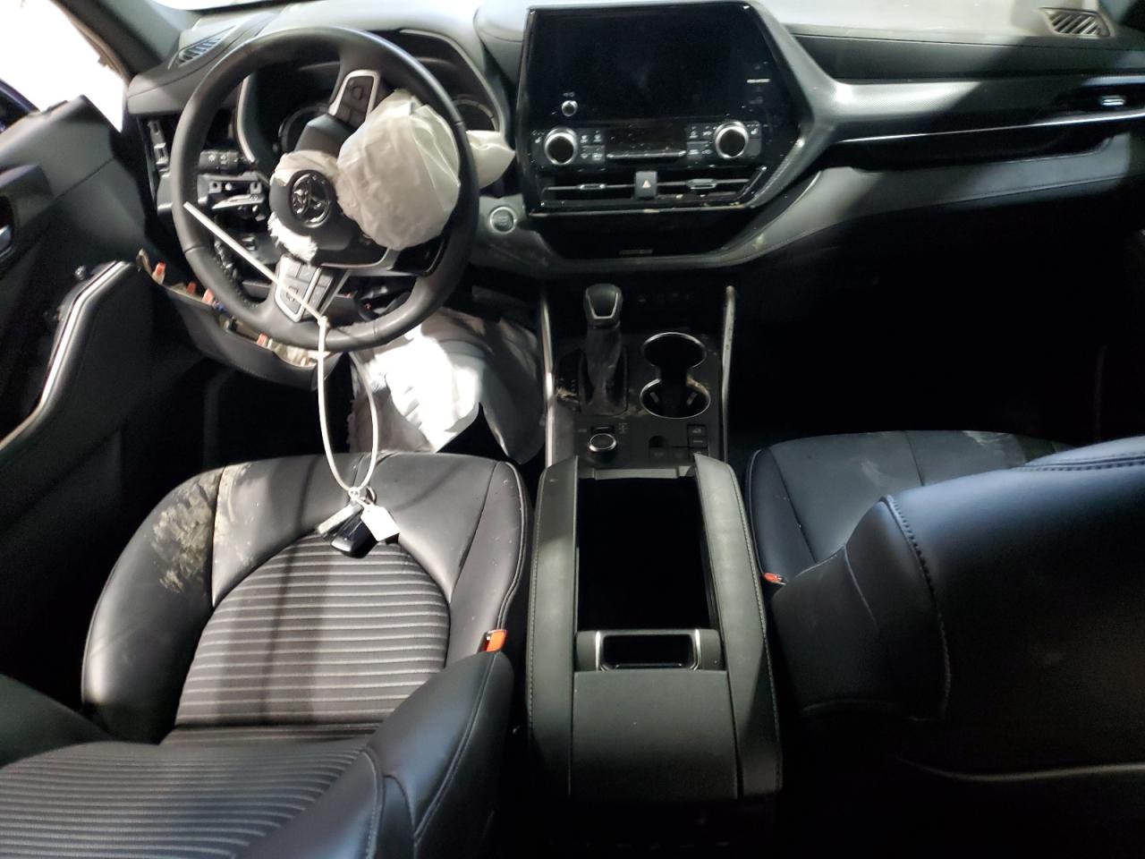 2024 Toyota Highlander - Image 8