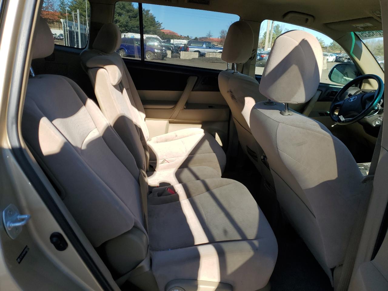 2008 TOYOTA HIGHLANDER GOLD - Image 10
