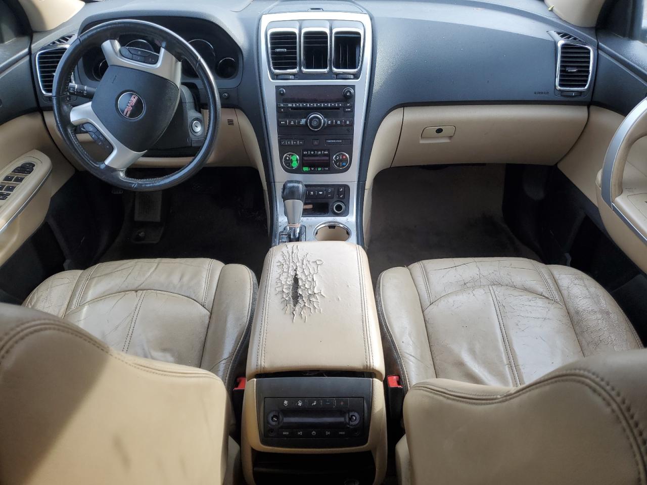2011 GMC ACADIA - Image 8