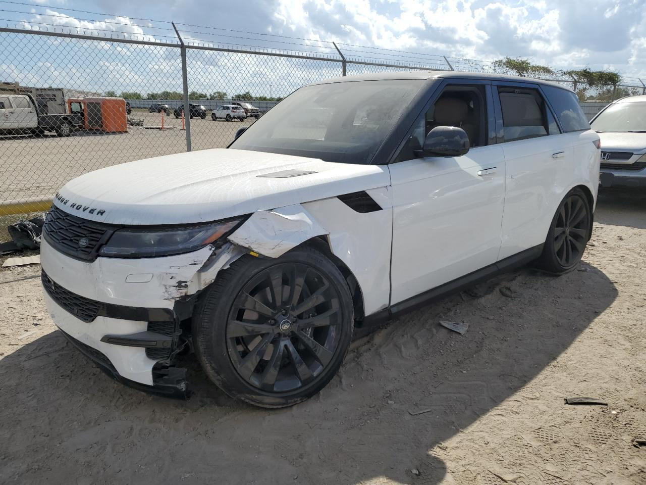 2024 Land Rover Range Rover Sport - Image 2