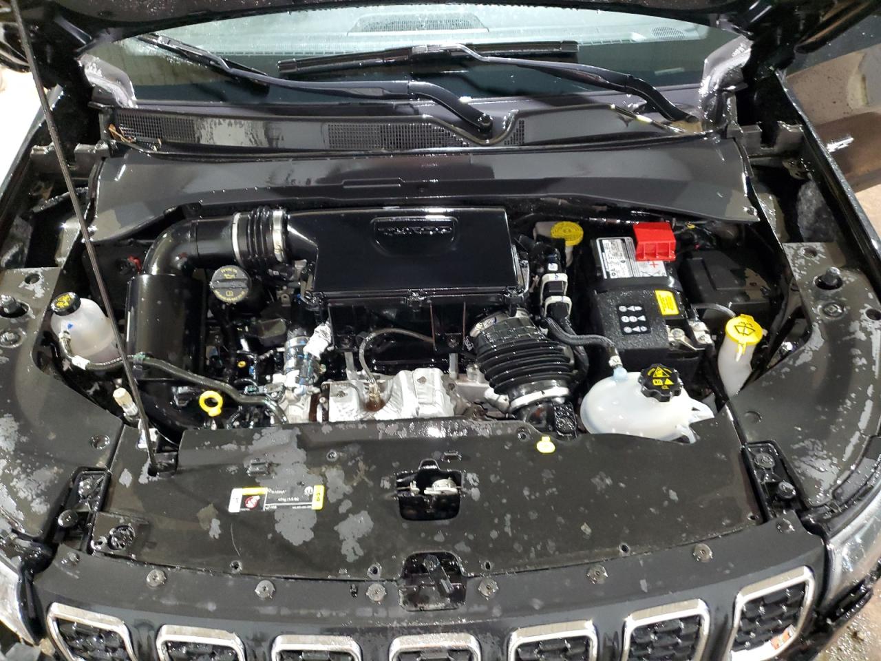 2024 Jeep Compass - Image 12