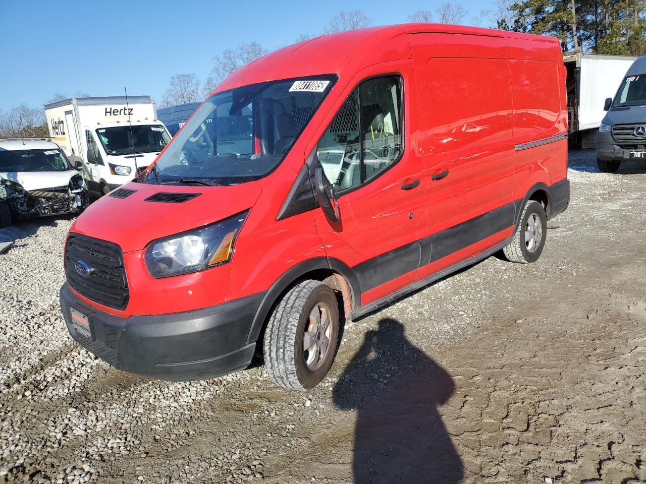FORD TRANSIT RED