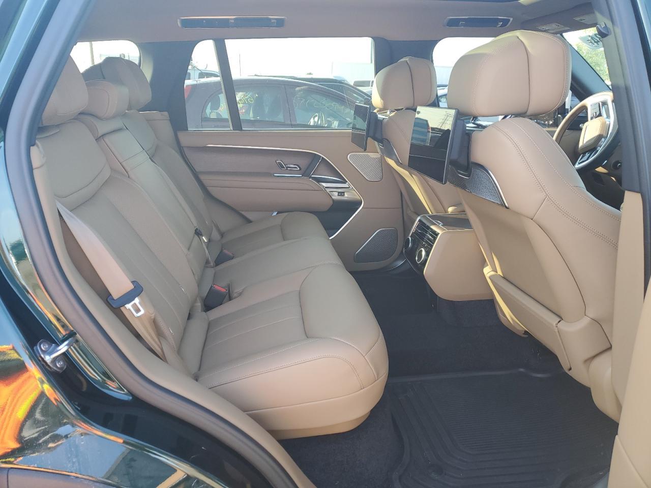 2024 Land Rover Range Rover Vogue - Image 10