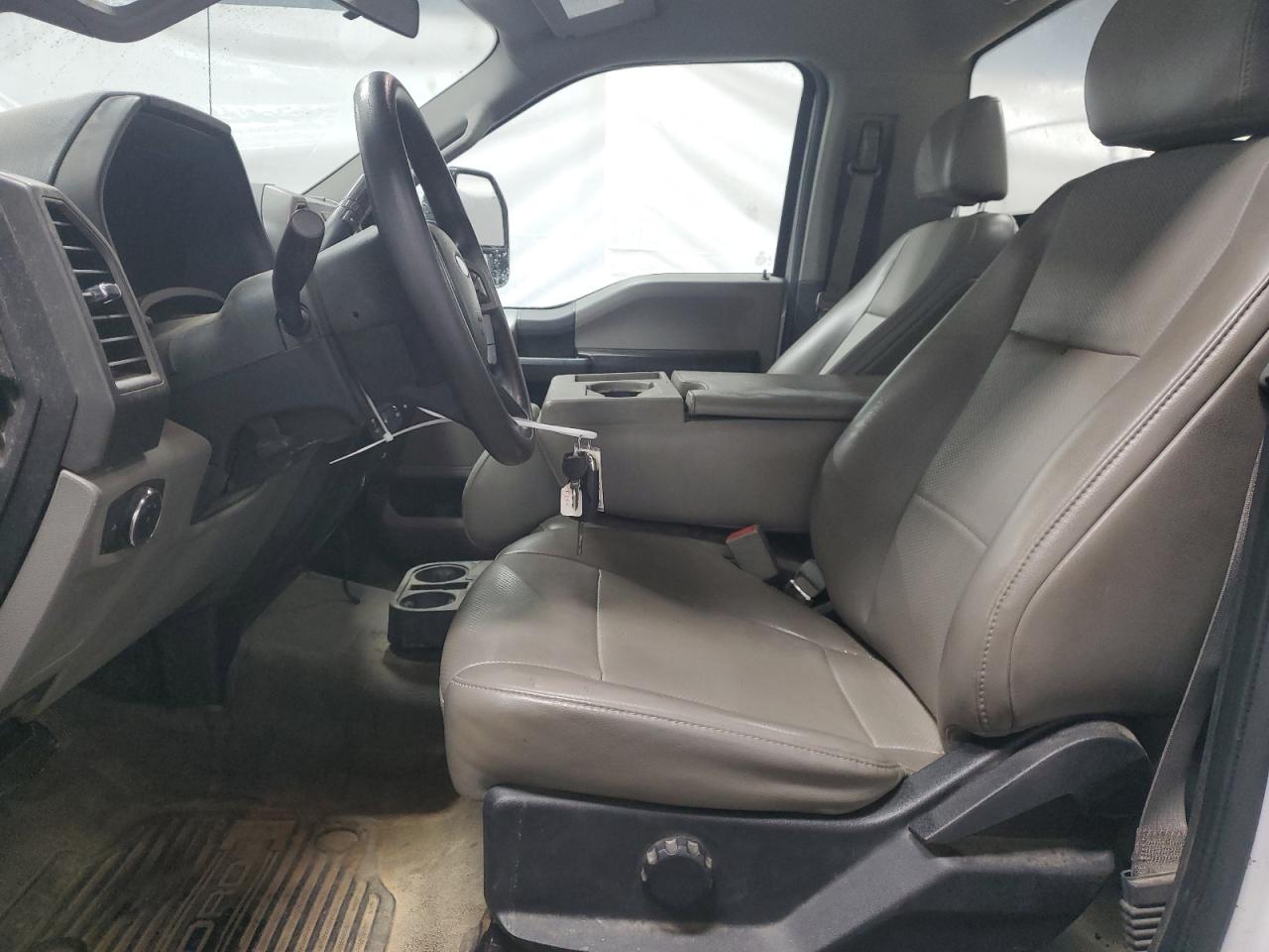 2019 FORD F250 WHITE - Image 7