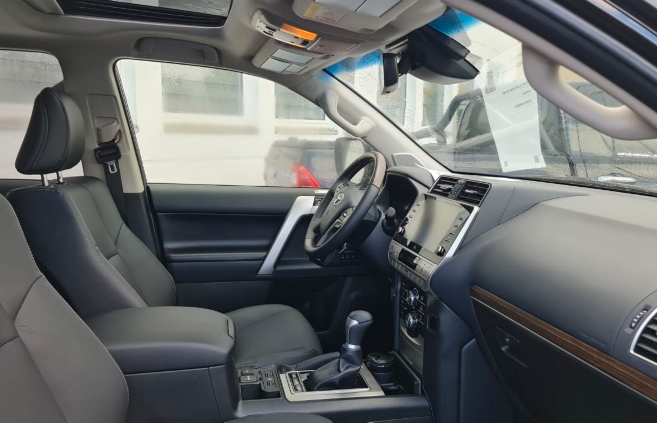 2022 Toyota Land Cruiser Prado - Image 5
