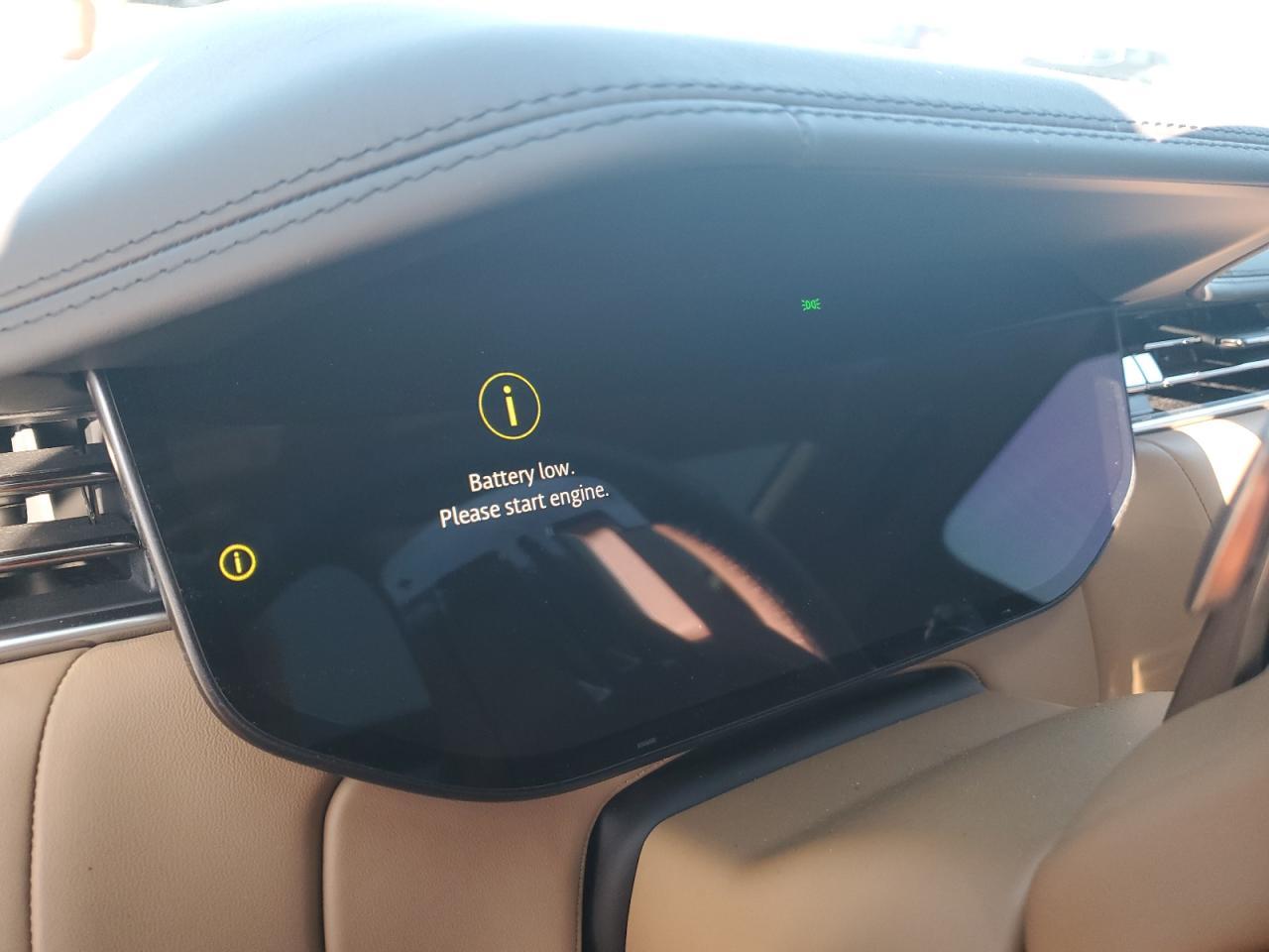 2024 Land Rover Range Rover Vogue - Image 8