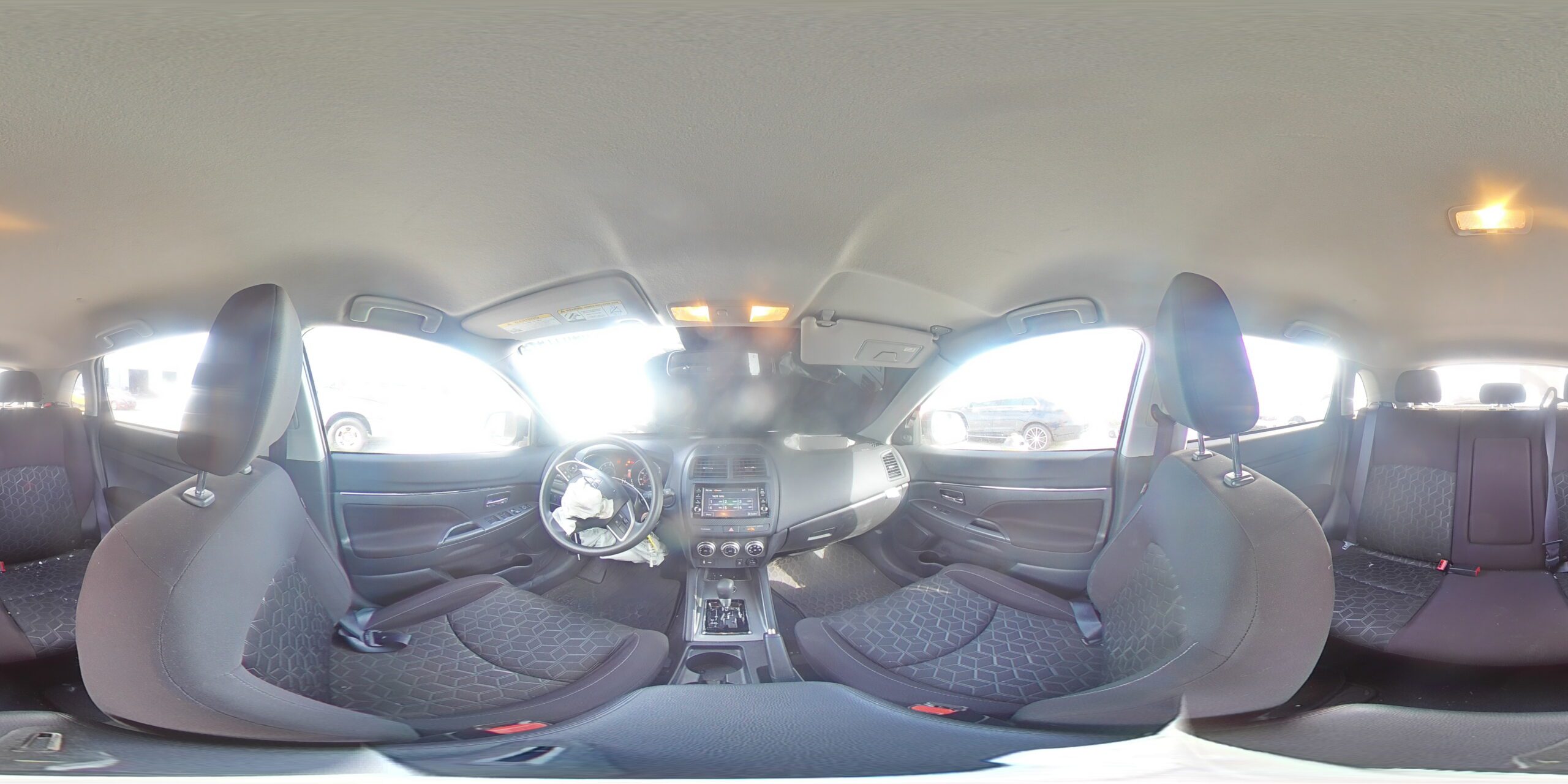 2024 Mitsubishi Outlander - Image 13