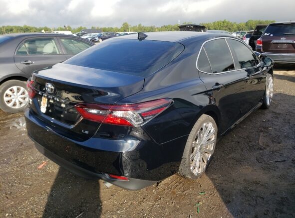 2021 Toyota Camry - Image 4