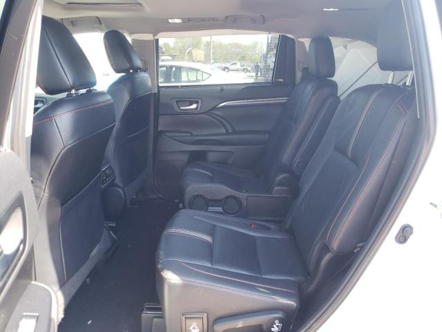 2019 Toyota Highlander - Image 12
