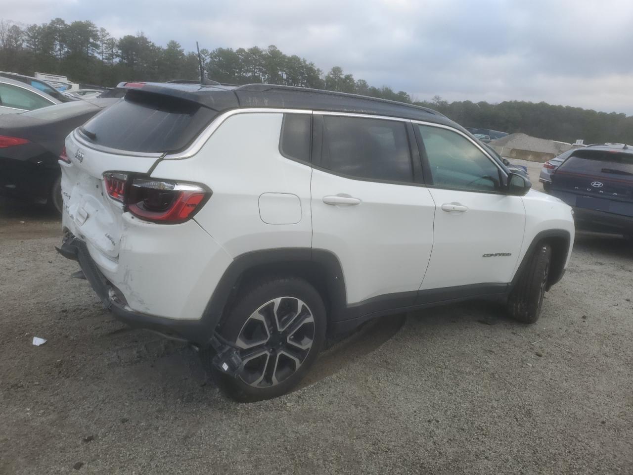 2023 Jeep Compass - Image 3