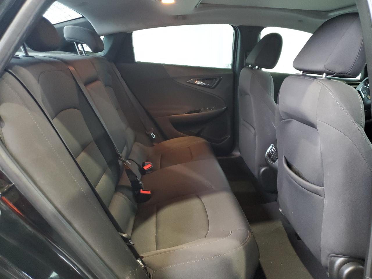 2017 Chevrolet Malibu - Image 10