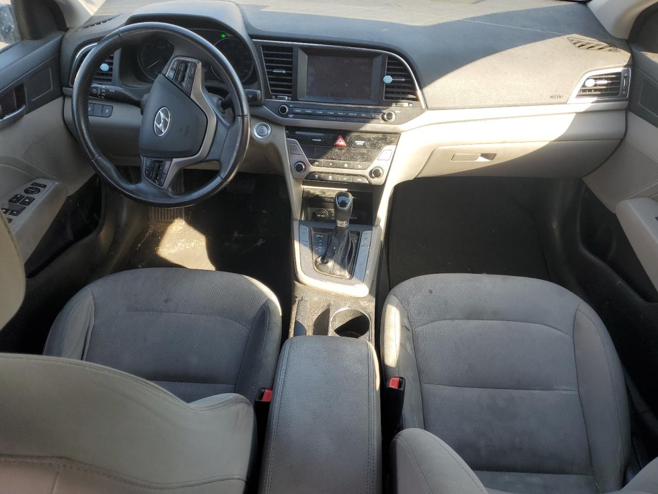 2017 HYUNDAI ELANTRA - Image 8