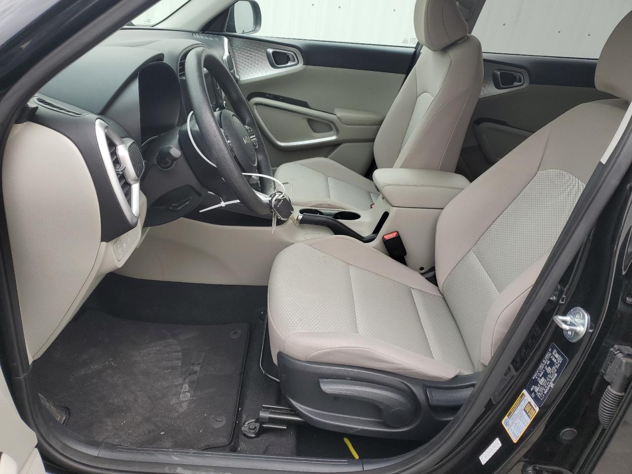 2024 KIA SOUL BLACK - Image 7