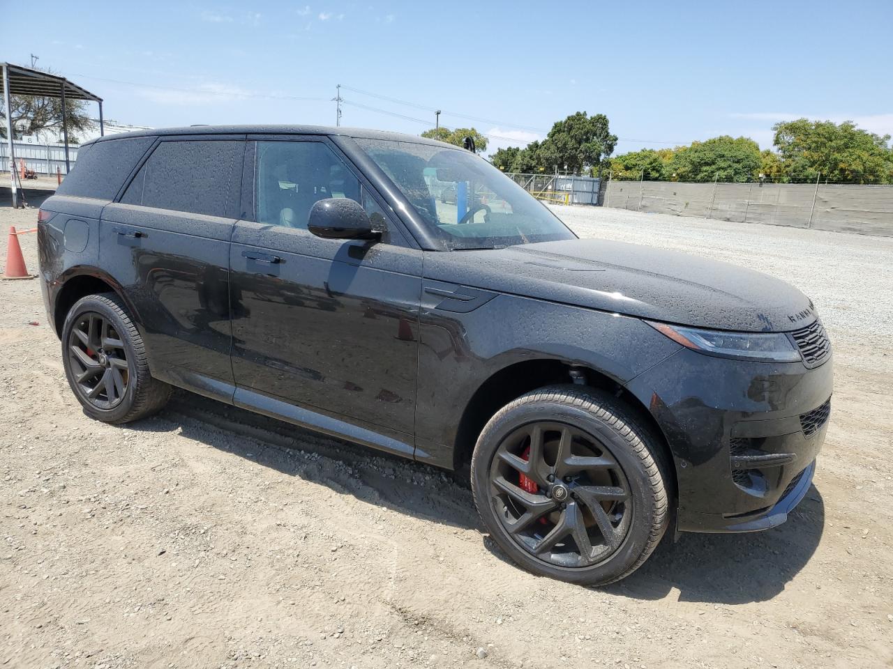 2024 Land Rover Range Rover Sport - Image 3