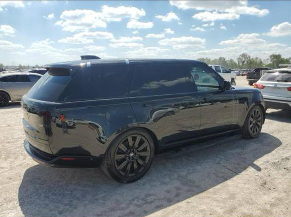 2024 Land Rover Range Rover Vogue - Image 4