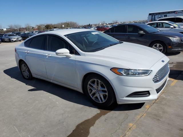 2016 Ford FUSION - Image 4