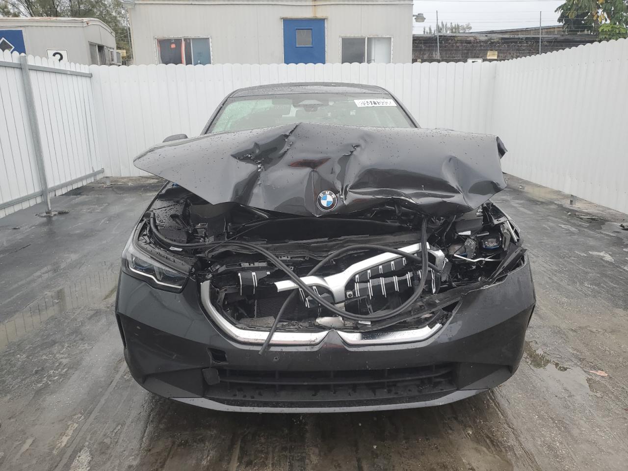 2024 BMW 5 SERIES BLACK - Image 5