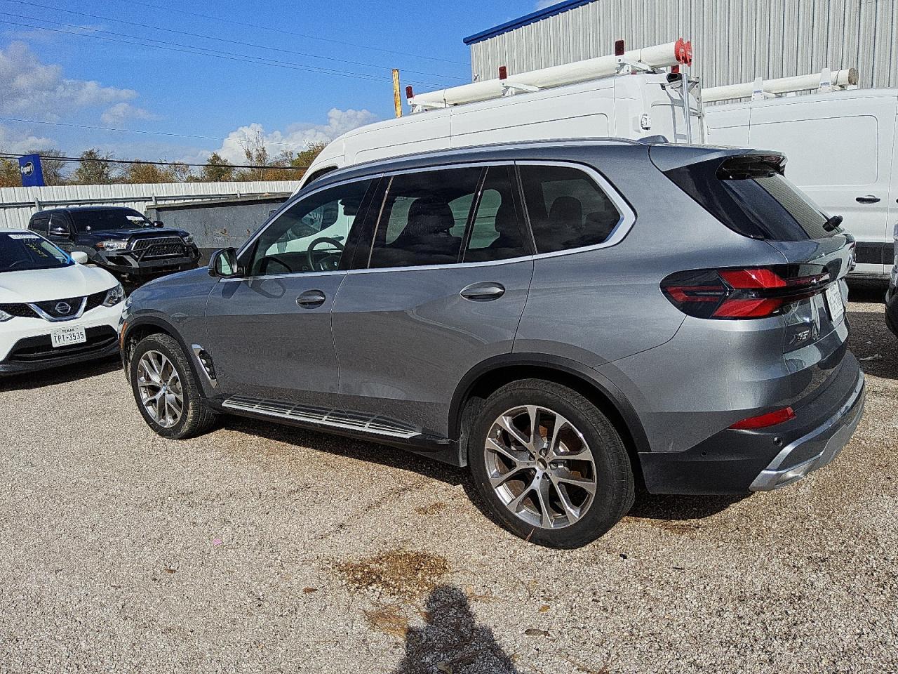 2025 BMW X5 - Image 2