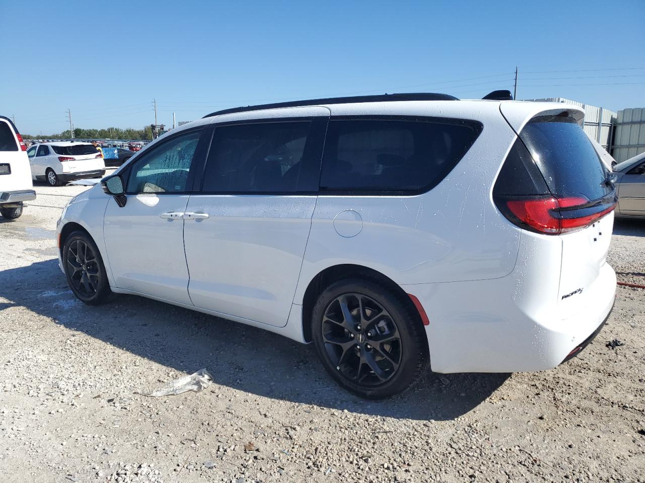 2025 CHRYSLER PACIFICA - Image 2