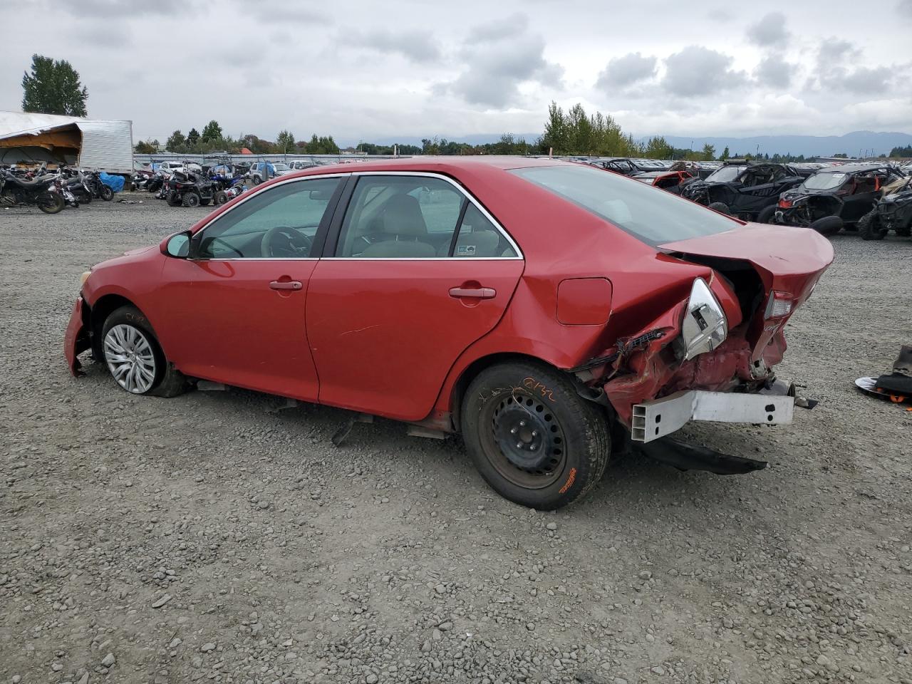 2012 TOYOTA CAMRY RED - Image 2
