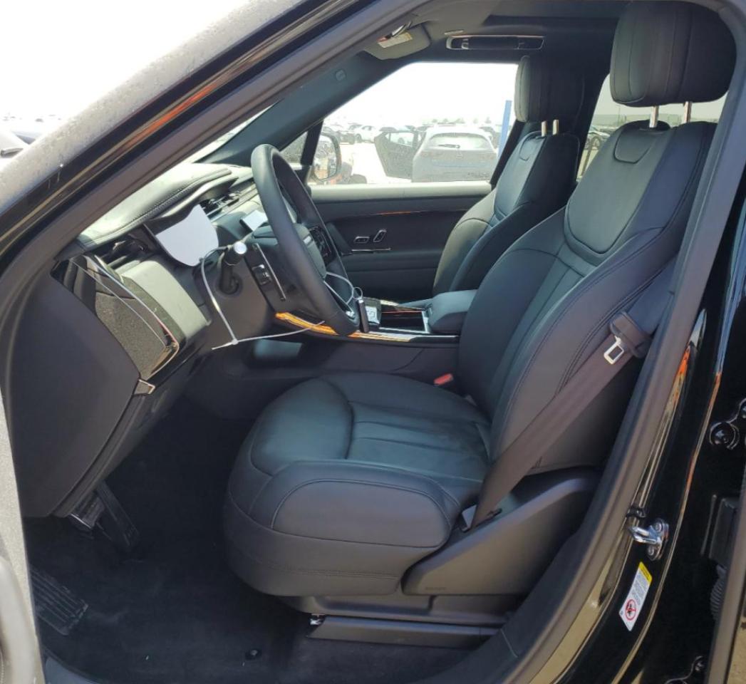 2024 Land Rover Range Rover Sport - Image 8