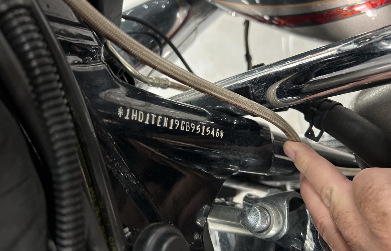 2016 HARLEY-DAVIDSON FLSE BLACK - Image 10