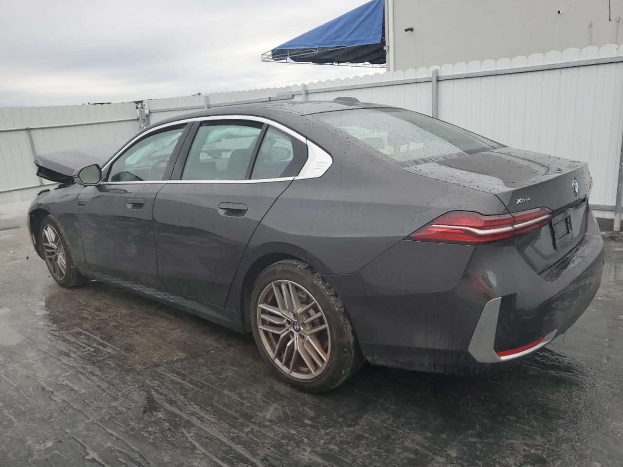 2024 BMW 5 SERIES BLACK - Image 2