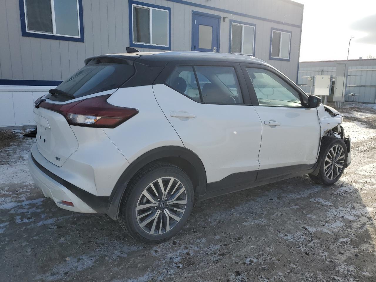2023 Nissan Kicks - Image 3