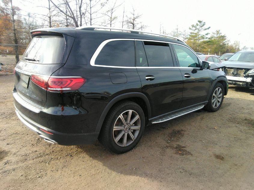 2022 Mercedes-Benz GLS450 4MATIC - Image 3