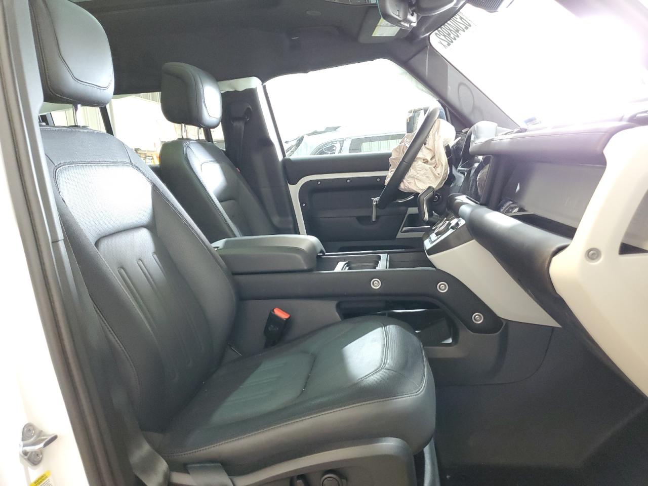 2022 Land Rover Defender 110 X-DYNAMIC HSE - Image 5