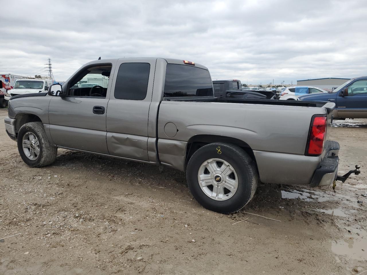 2006 CHEVROLET ALL Models TAN - Image 2