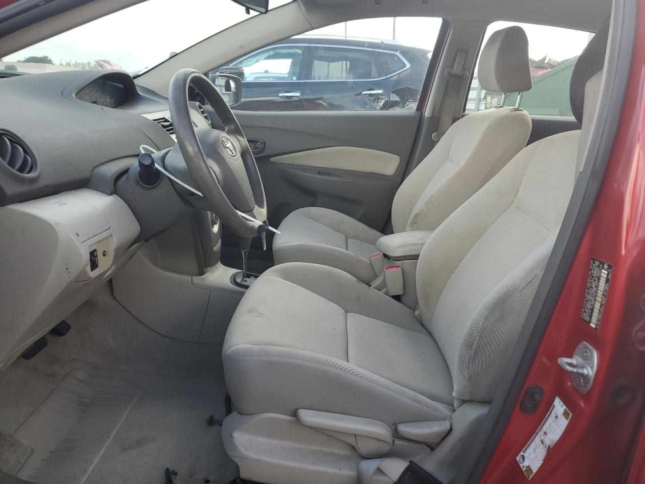 2009 TOYOTA YARIS RED - Image 7