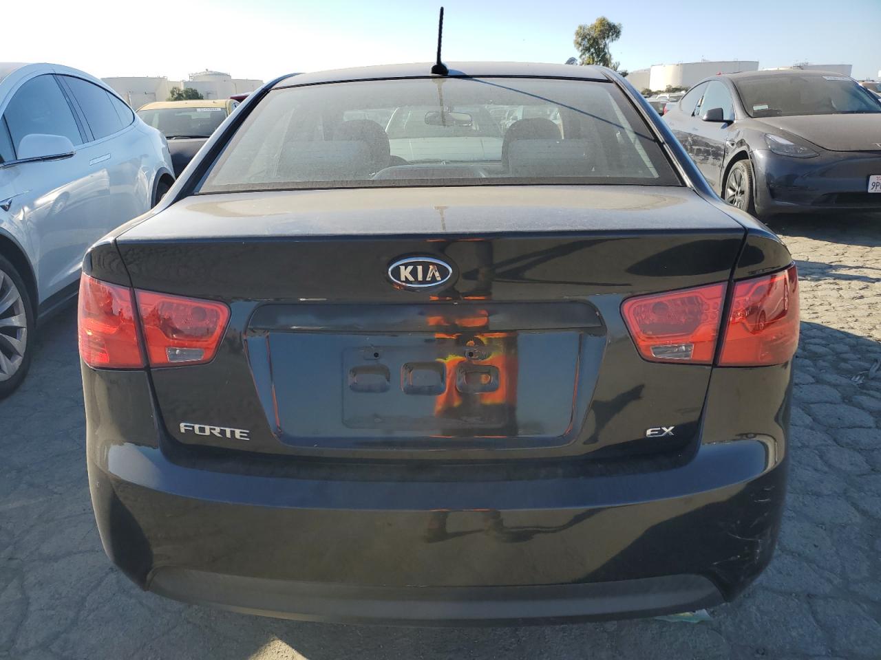 2011 KIA FORTE BLACK - Image 6