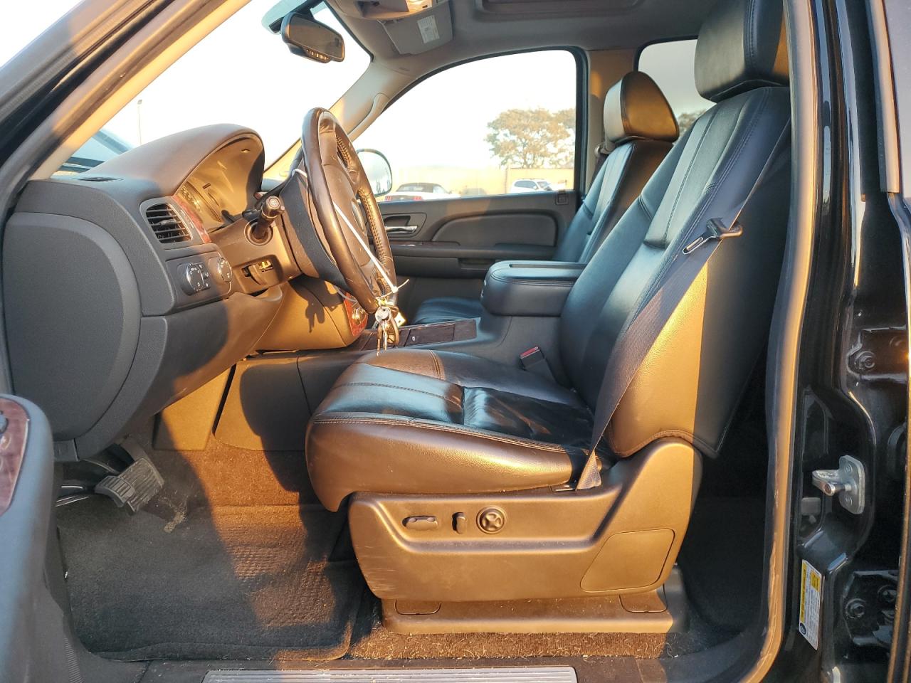 2007 CHEVROLET SUBURBAN - Image 7