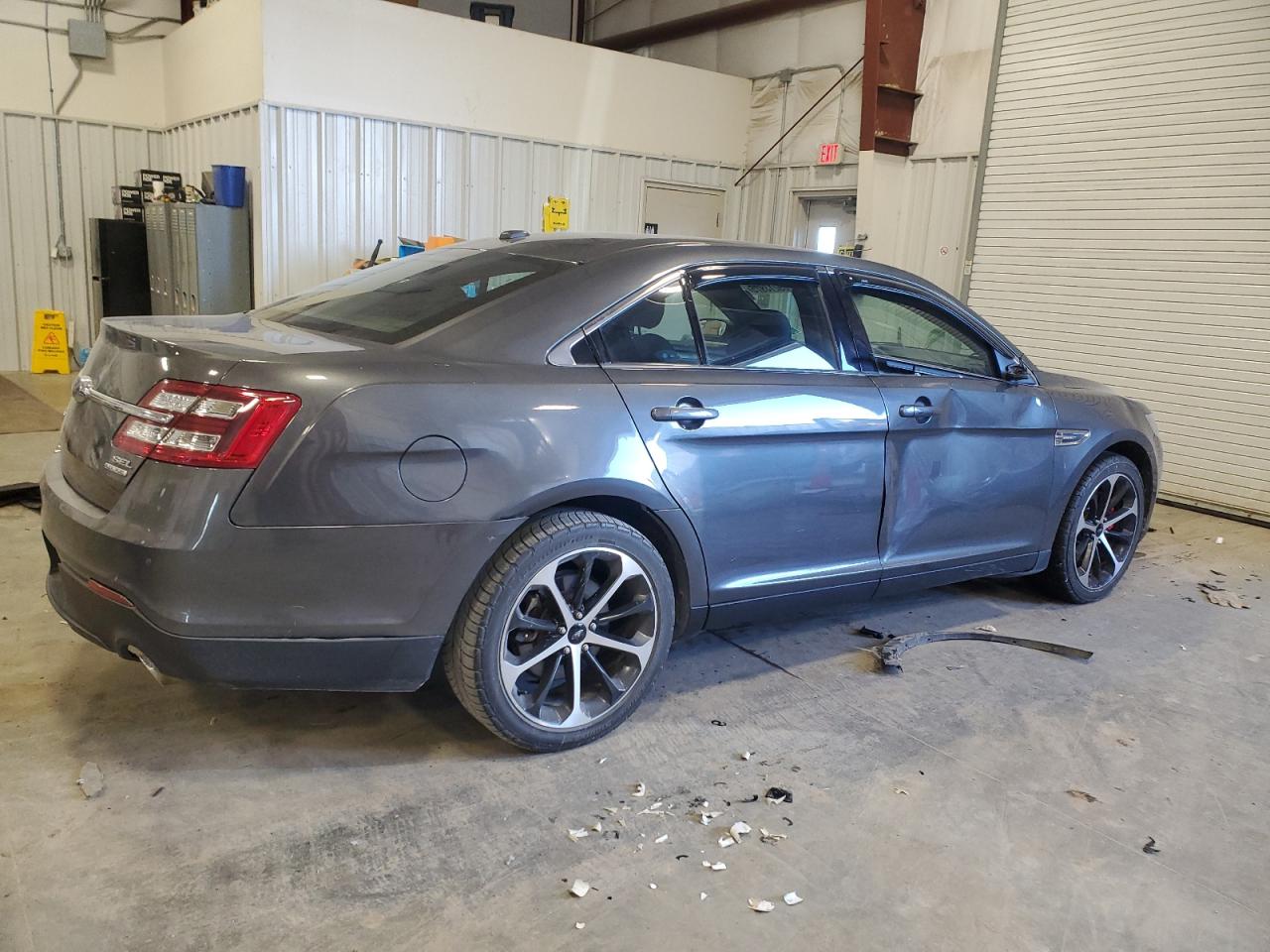 2015 Ford Taurus SEL - Image 3