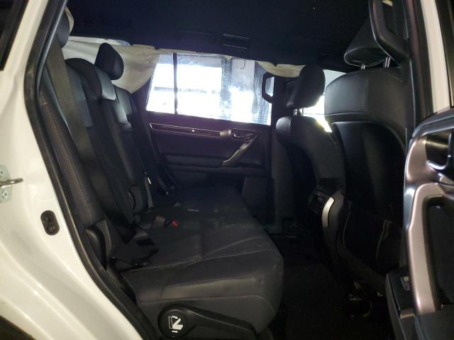 2022 Lexus GX - Image 11