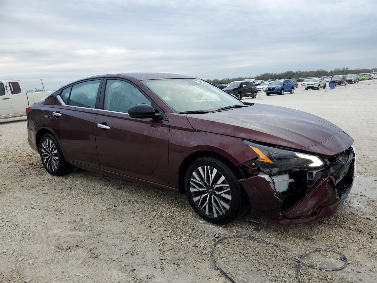 2024 NISSAN ALTIMA BURGUNDY - Image 4