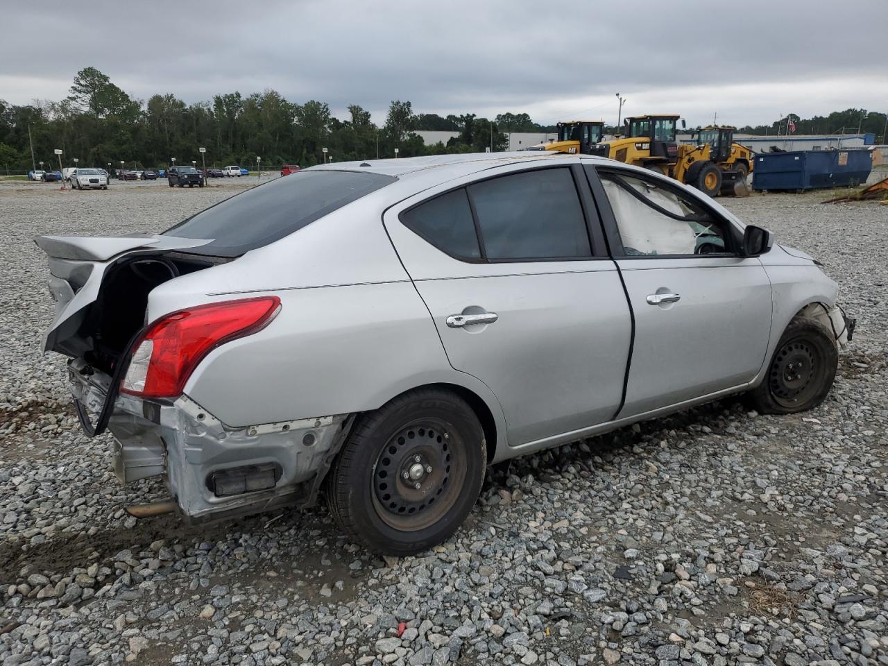 2018 NISSAN VERSA - Image 3