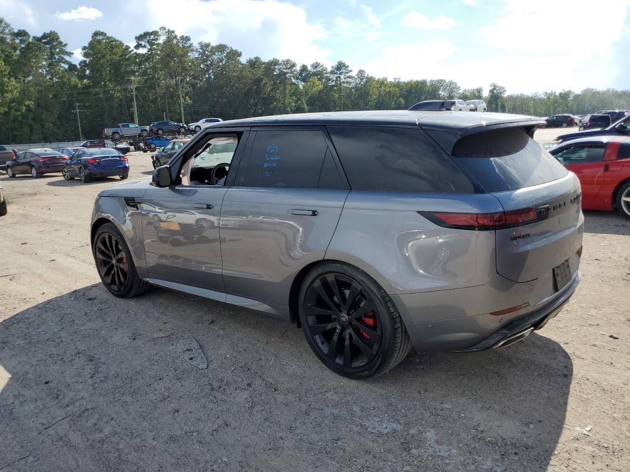 2024 Land Rover Range Rover Sport - Image 4