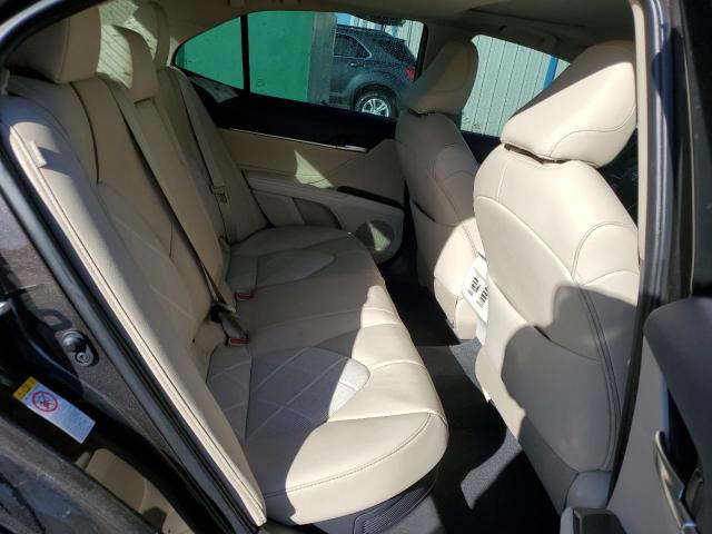 2018 Toyota Camry Hybrid - Image 11