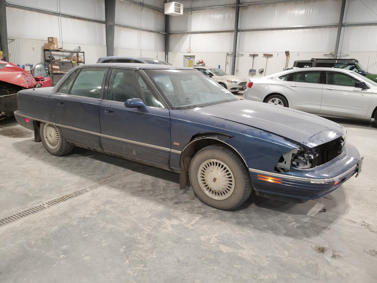 1996 OLDSMOBILE 98 - Image 4