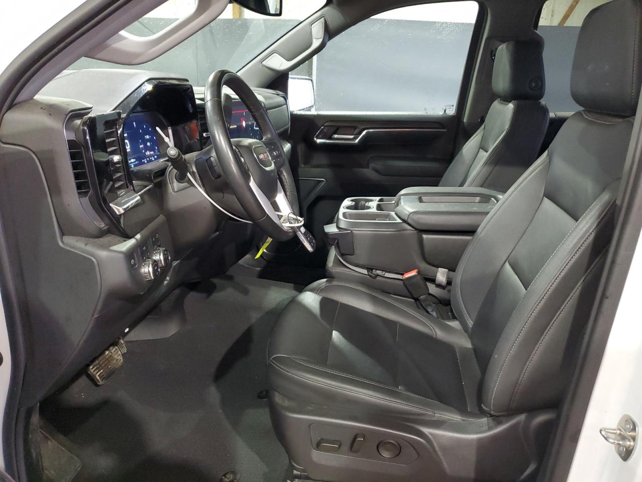 2024 GMC Sierra - Image 7