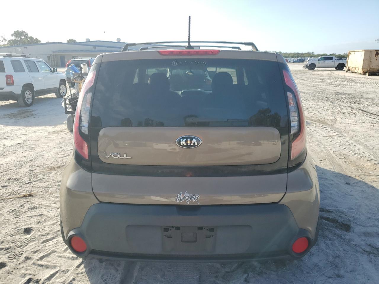 2015 KIA SOUL BROWN - Image 6