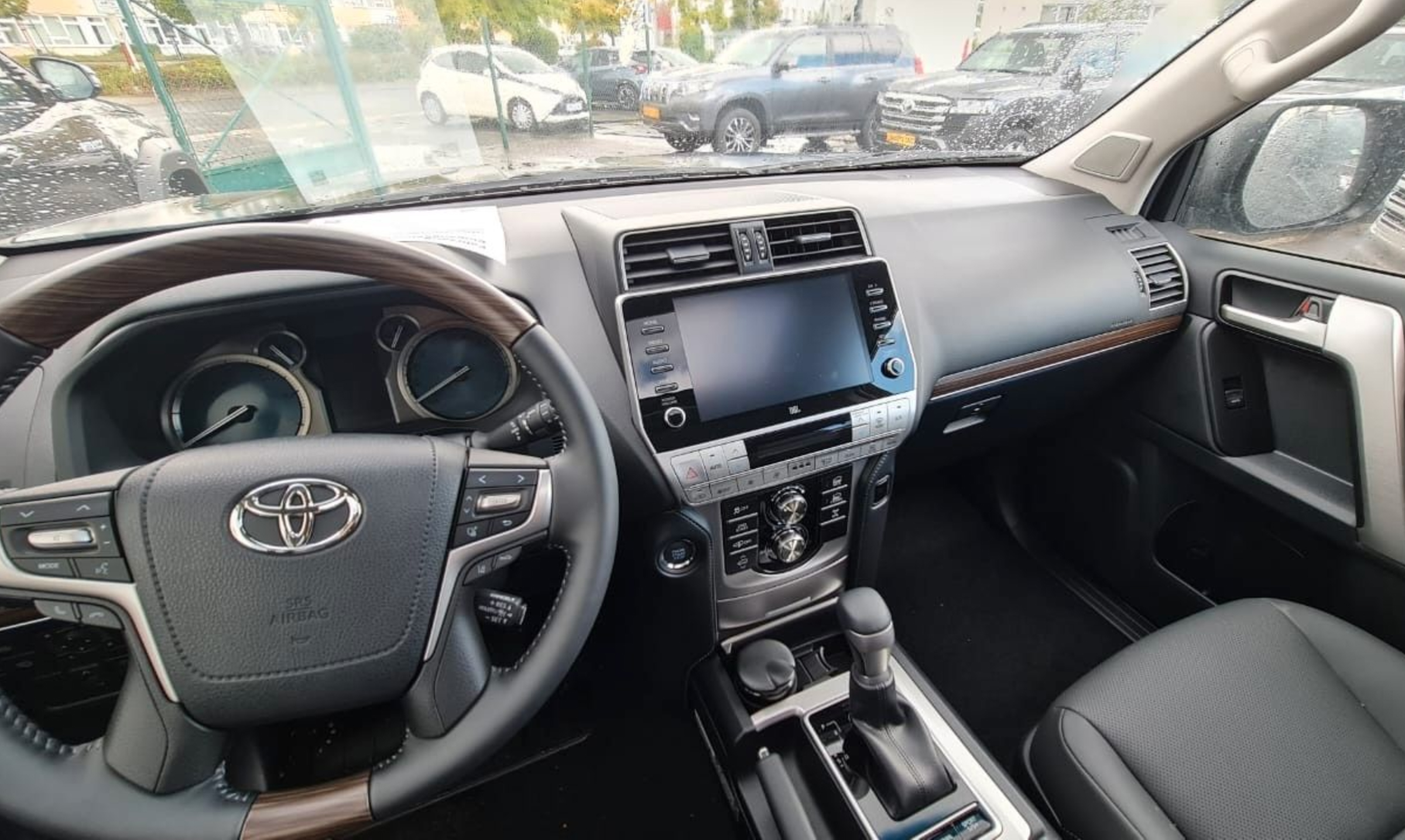 2022 Toyota Land Cruiser Prado - Image 3