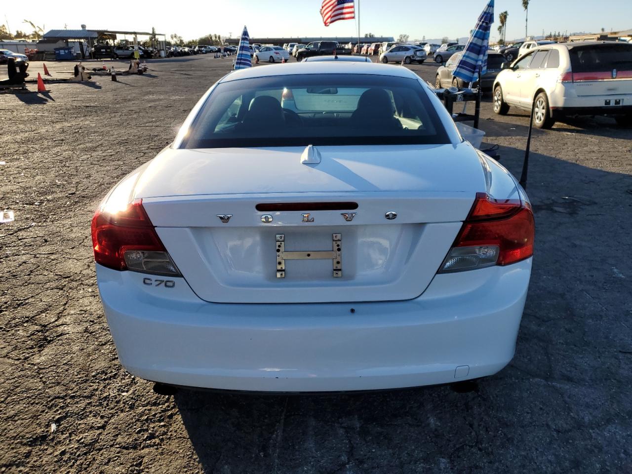 2011 VOLVO C70 - Image 6
