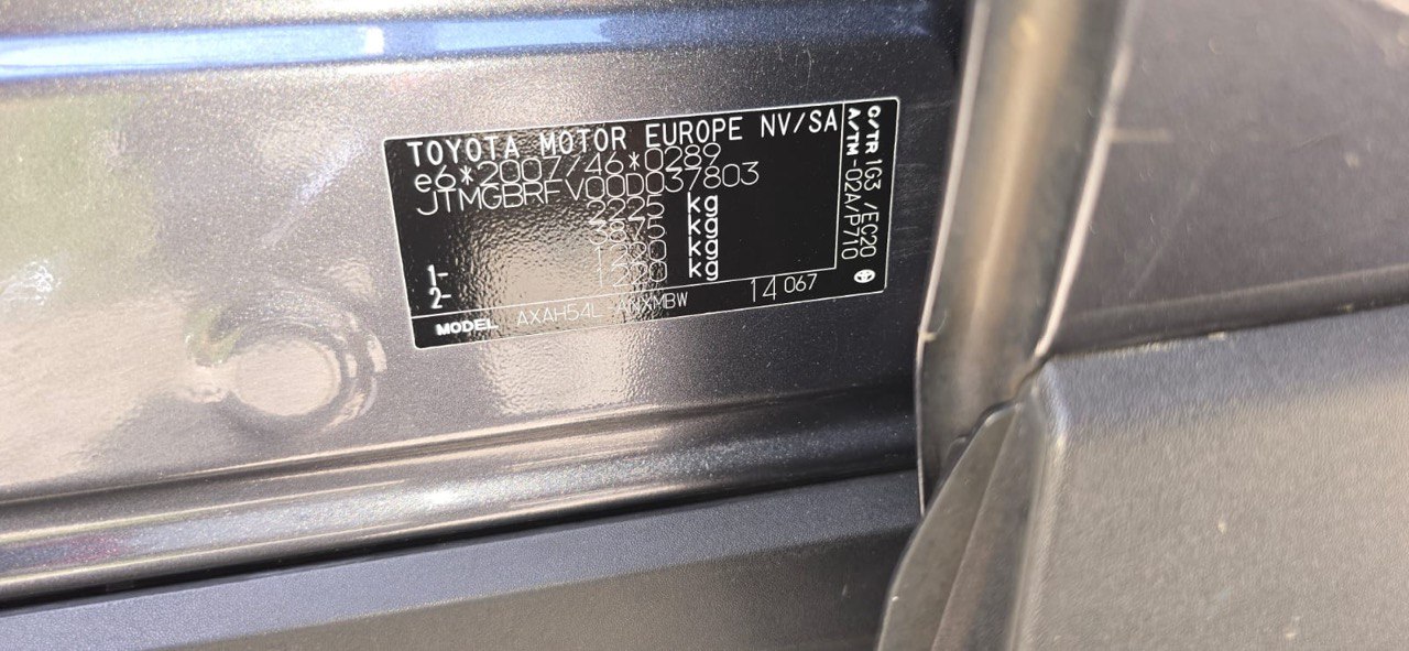 2022 Toyota RAV4 - Image 8