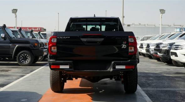 2025 Toyota Hilux - Image 7