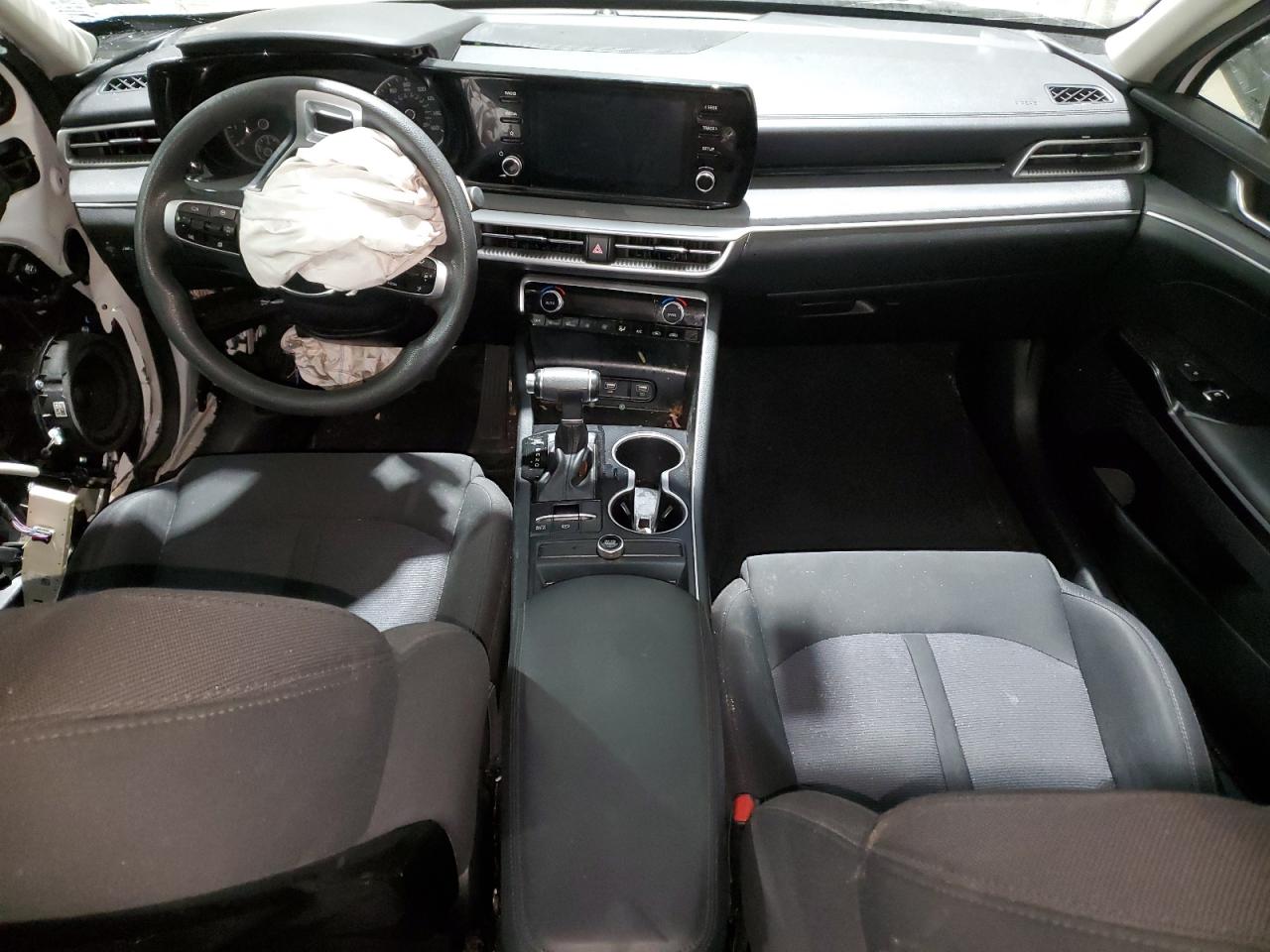 2022 KIA K5 - Image 8