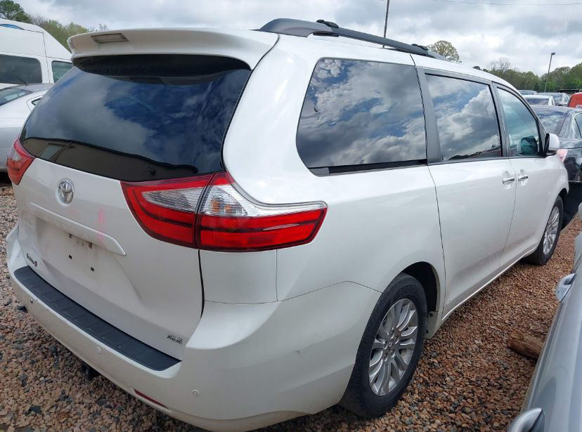 2014 Toyota Sienna XLE LIMITED - Image 5