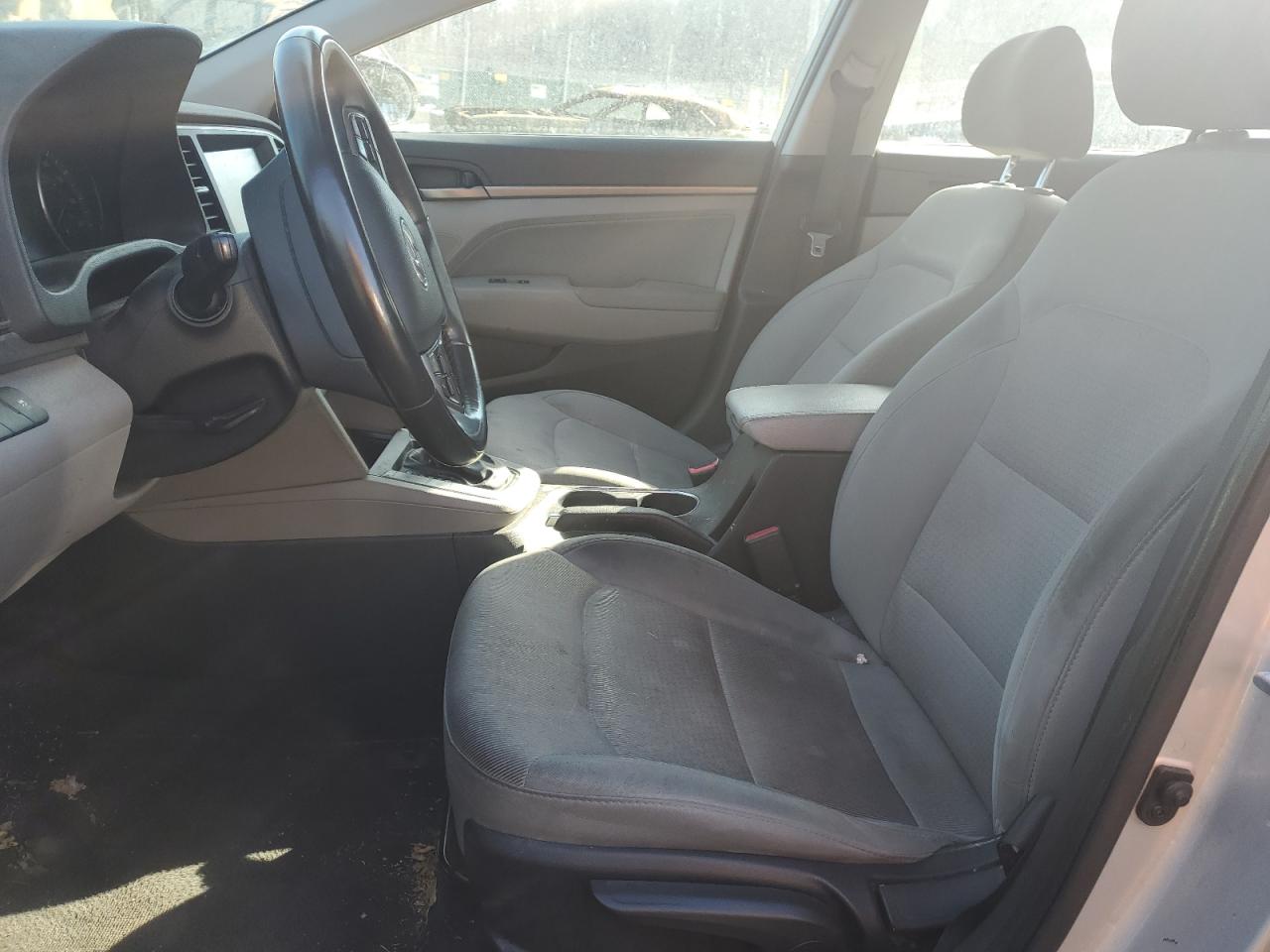 2017 HYUNDAI ELANTRA - Image 7
